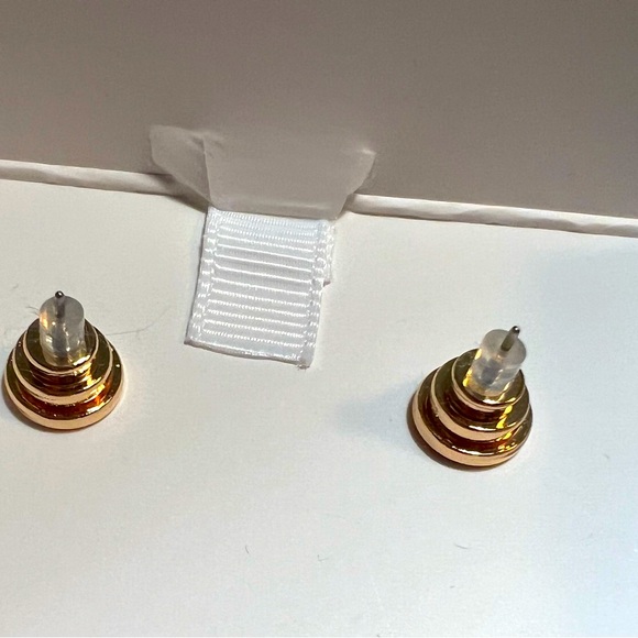 House of Harlow 1960 NWT Bold Statement Gold Tone Lions Head Earrings (J134) - Picture 8 of 9